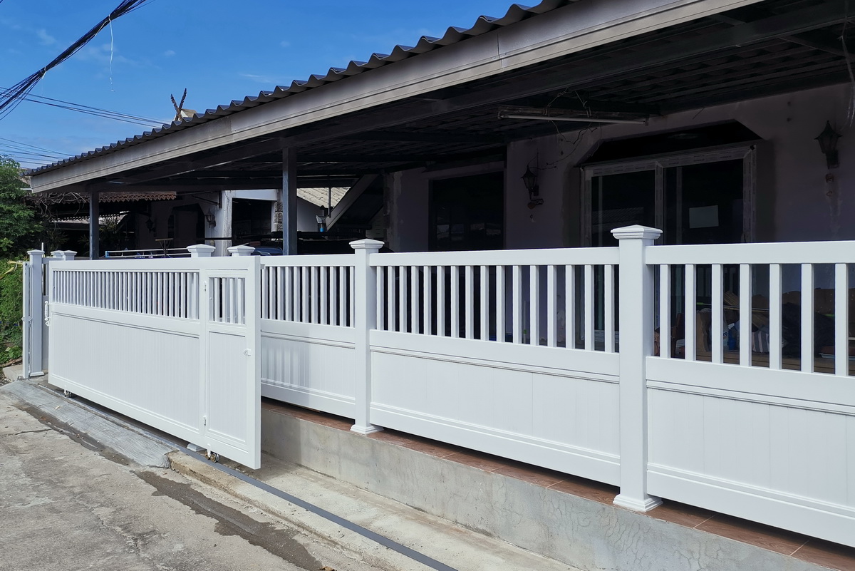 vinyl / pvc fence gate