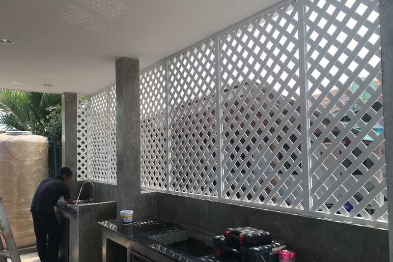 แผงระแนงไวนิล ระแนงบังตาสำเร็จรูป upvc